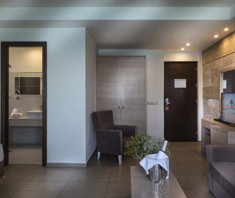 Suite 7